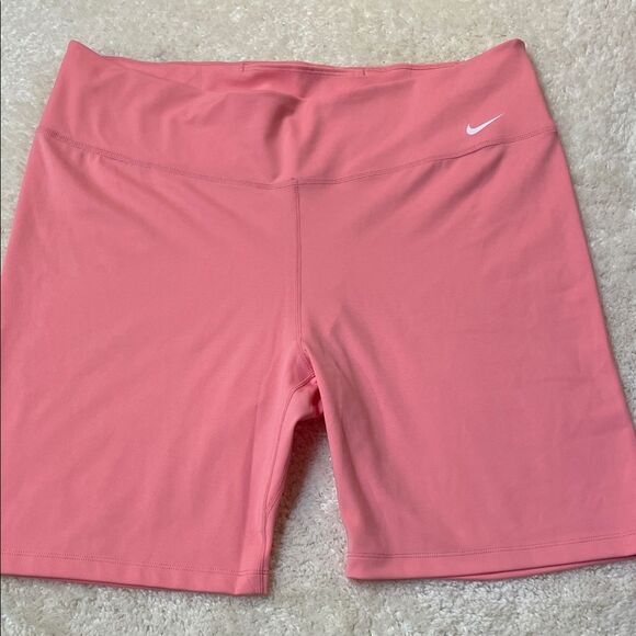 Nike Women’s Pink Tight Fit Mid-Rise 7” Length Dri-fit Shorts Sz XL - Picture 1 of 8
